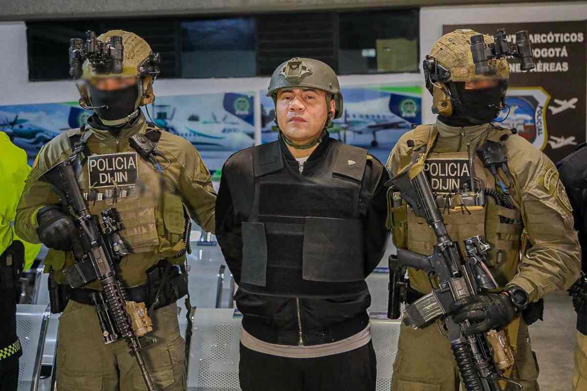 Trump y Petro se reúnen en Washington; Colombia extradita a un capo a EU previo a la cita