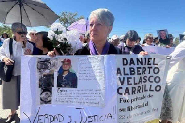 Carmen Lucía Carrillo durante una marcha en Teuchitlán en marzo de 2025. (Marcela Turati)