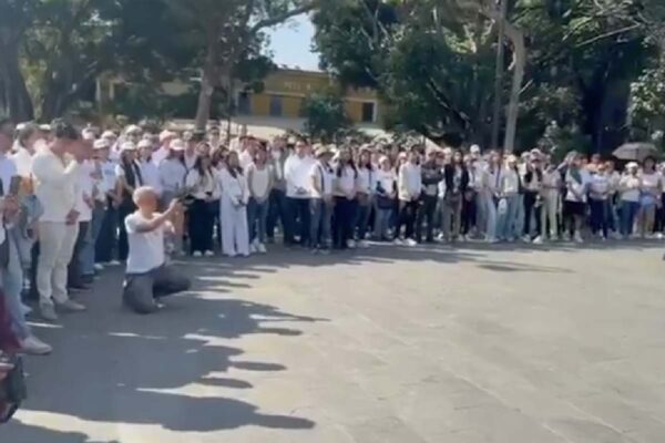 La gobernadora de Morelos, Margarita González Saravia, señaló que su administración ha dado seguimiento puntual al caso en coordinación con los padres de la joven. “Es muy importante para nosotros que antes de dar noticias de manera irresponsable sobre este caso necesitamos esperar, por respeto a los padres, la información oficial de la Fiscalía”, expresó.