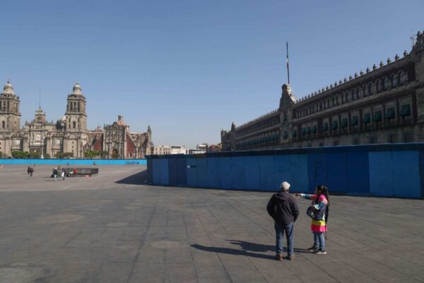 Sheinbaum prevé blindar Palacio Nacional ante marcha del 8M en CDMX