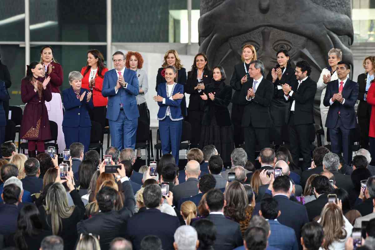 1.Sheinbaum se reúne con integrantes del Consejo Nacional de Inversiones