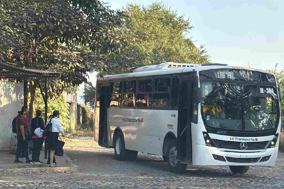 Estudiantes logran en Jalisco frenar obligación de ceder datos para el subsidio de transporte público tras el aumento tarifario