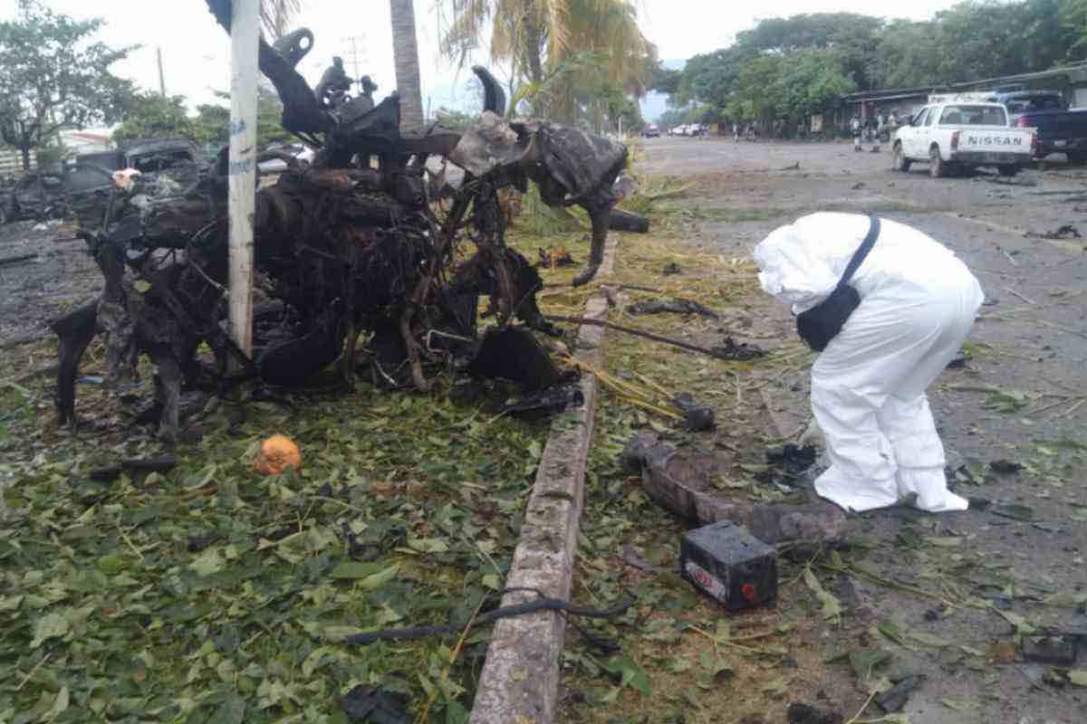 coahuayana-coche-bomba-narco-animal-politico-6