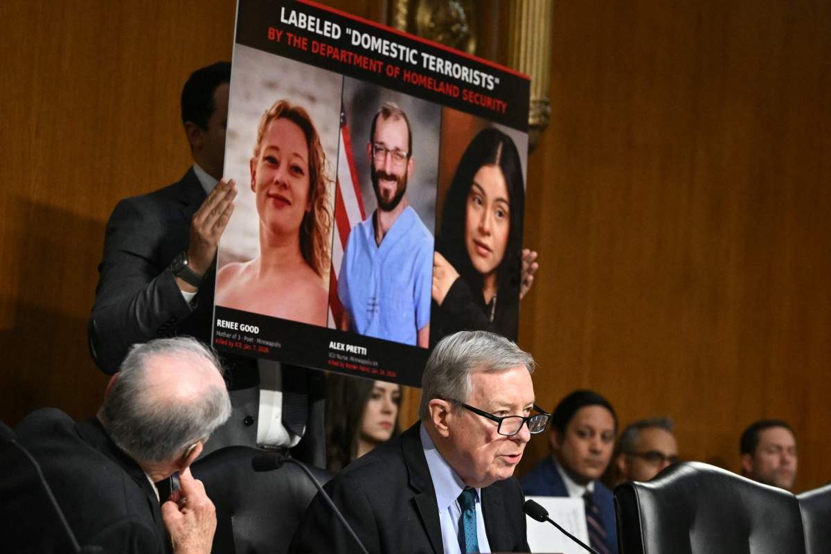 “Ha carecido por completo de brújula moral”: legisladores señalan a Noem tras los asesinatos por agentes del ICE en Mineápolis