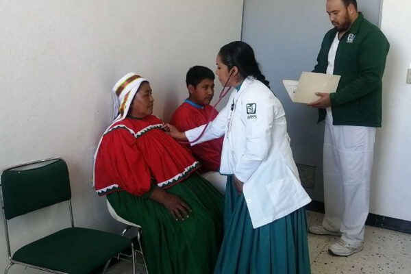 mujeres-tardan-4-anos-mas-diagnostico-correcto-brecha-salud