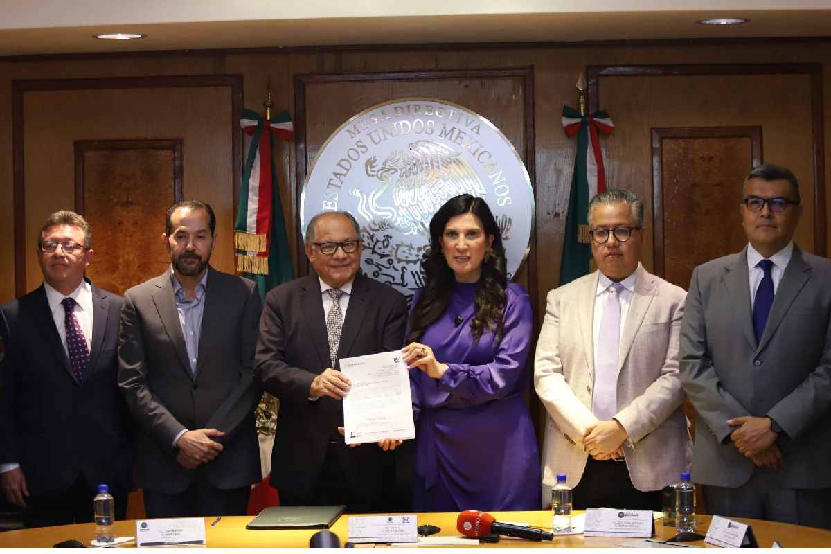 Morena apura dictamen de reforma electoral; Parlamento Abierto queda en duda