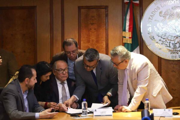 Morena apura dictamen de reforma electoral; Parlamento Abierto queda en duda